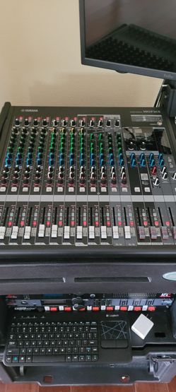 Yamaha MGP16X 16-channel Mixer with USB