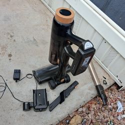 Cordless Vacum Cleaner With Baterie And Charger
