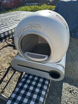 Automatic cat litter box
