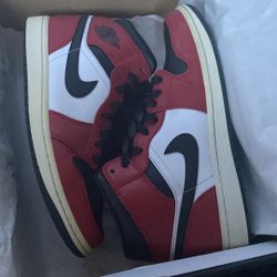 Air jordan 1’s chicago black toe