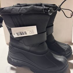 Big Kids Snow Boots NEW With TAGS Size 2