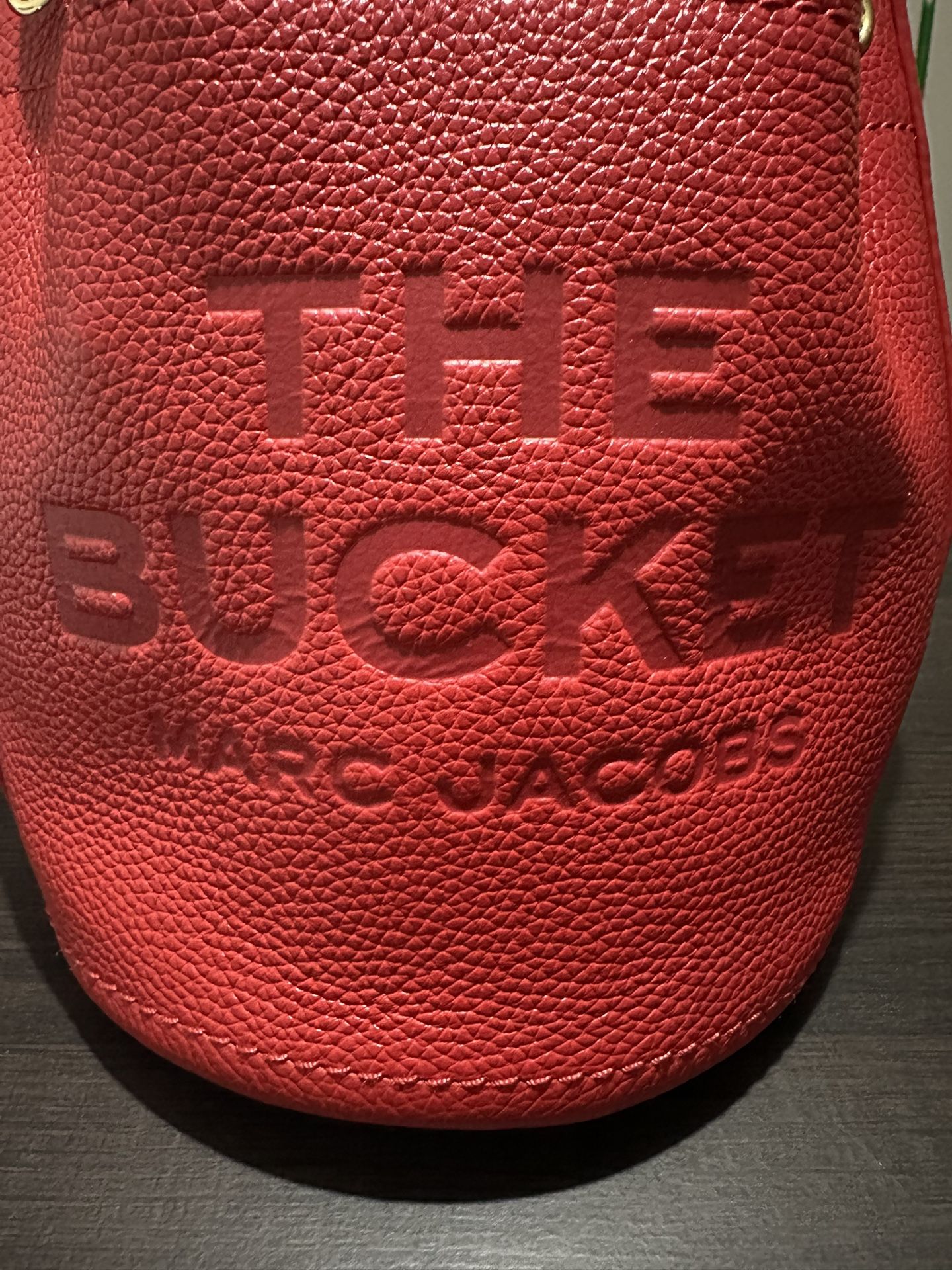 Marc Jacobs The Leather Bucket Bag (GREAT CONDITION)