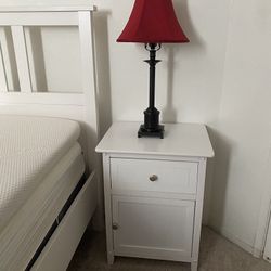 lamps and night stand tables