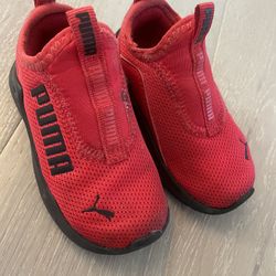 Size 5 Pumas for toddler 