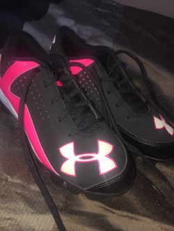 Under armor girls brand new soccer cleats !