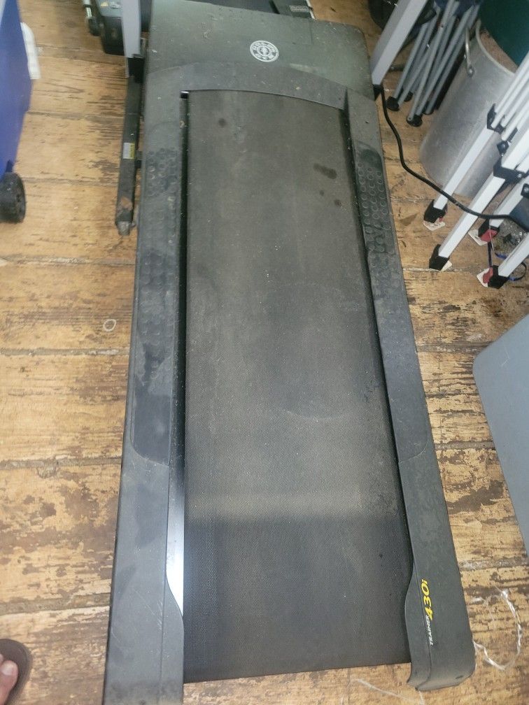 Gold's gym treadmill