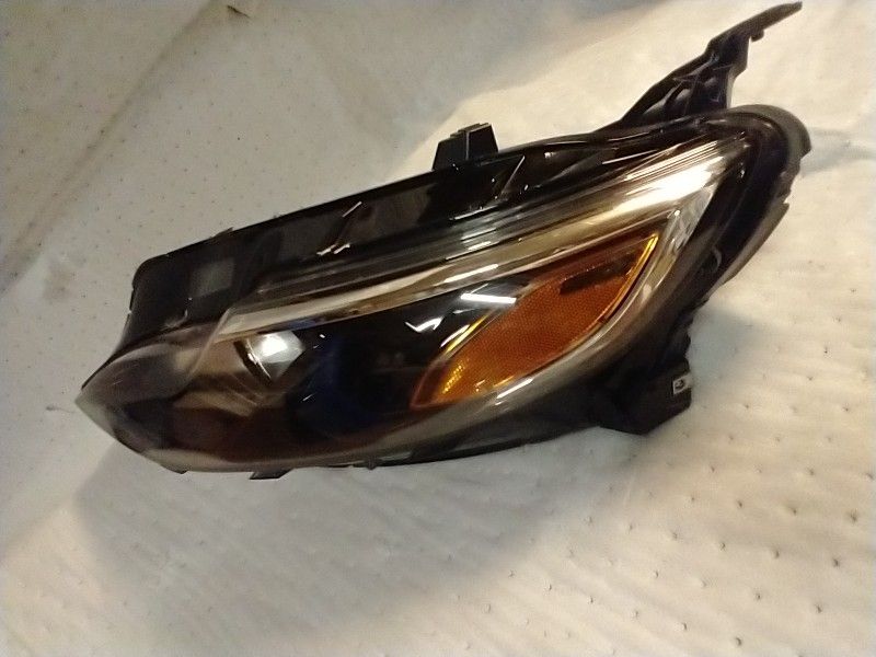 2019 To 2021 Chevy Malibu Drivers Headlight OEM Part Halogen