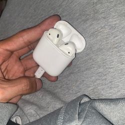 Got Some AirPods For Sale Don’t Use Them Just Been Sitting Around 