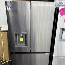 New open box LG 26 cu. ft. Smart Counter-Depth MAX French Door Refrigerator with 4 types of ice in PrintProof Black Stainless Steel