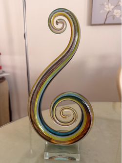 Glassware swirl decoration