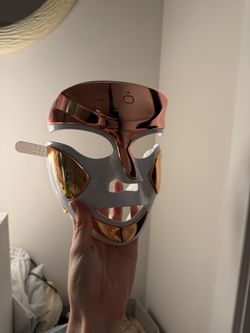 Dr. Deniss Gross Red Light Face Mask
