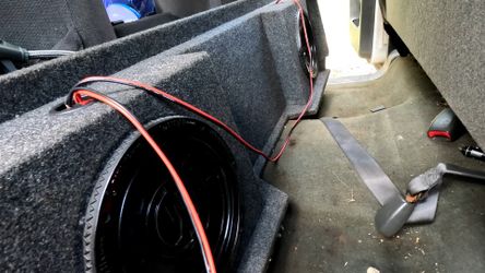 2 Memphis 10 Inch Subwoofers In Custom Box For Extended Cab Chevy Or GMC 2004