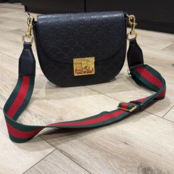 Gucci shoulder purse