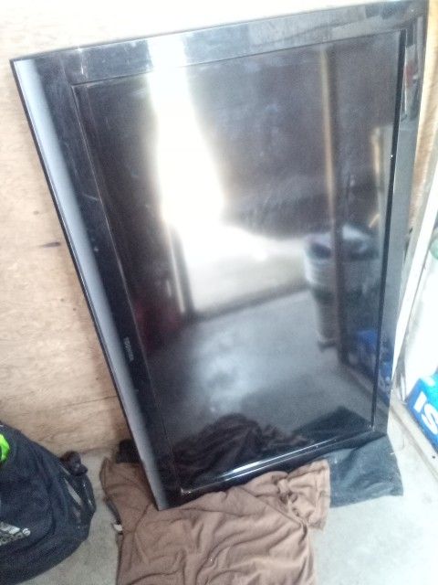 43 Inch Toshiba Flat screen Tv Works Great