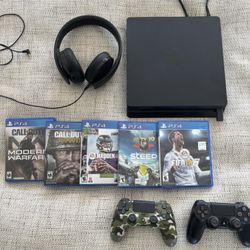 PlayStation 4 / PS4 Slim / Games / Controllers / Headset 