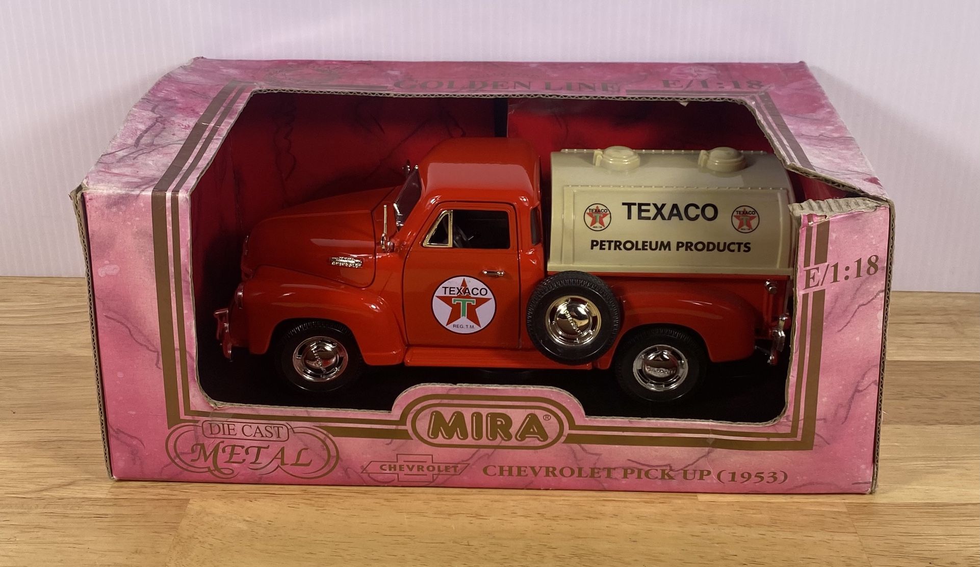 Mira 1953 Chevrolet Pick Up Truck Texaco 1:18 Scale Diecast Golden Line Collection NEW!