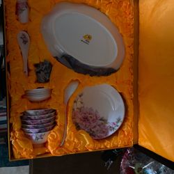 Foreign Dish Set