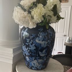 19 Ceramic Vase With Flower