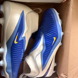 Soccer shoes Nike phantom 6 sz 3