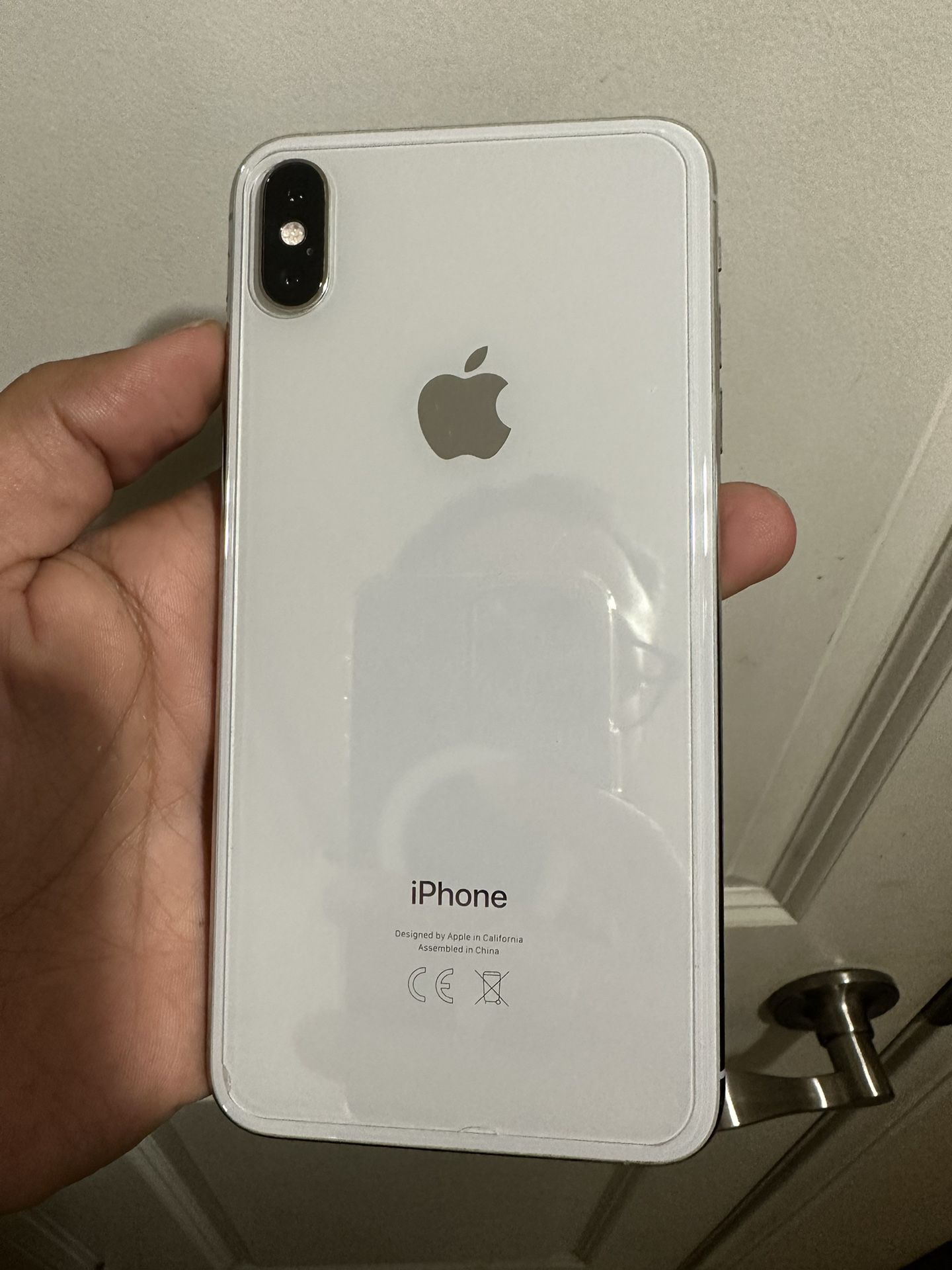 IPHONE XS MAX UNLOCKED FOR ANY CARRIER WORLDWIDE 