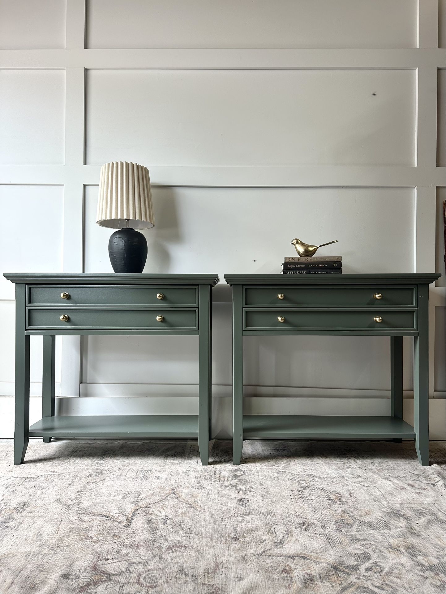 Stunning Nightstands / Side Tables / Endtables Set In Green