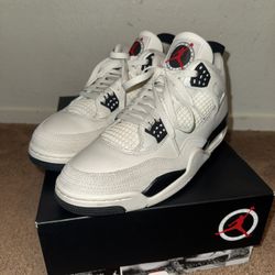 11.5 Jordan Retro 4  Flight Cream / Red 