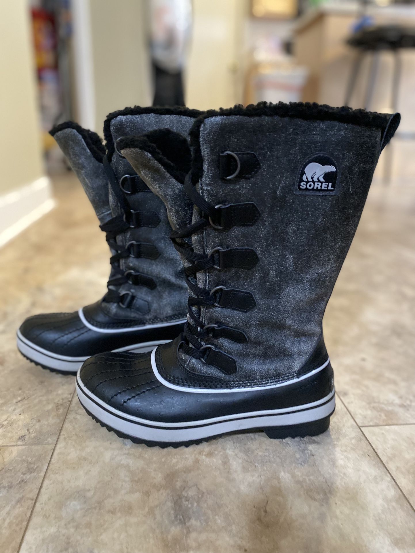 LIMITED EDITION!! Women- SOREL LL3200-010 Size-7.5 STONEWASHED GRAY Leather Snow Boots, Waterproof!