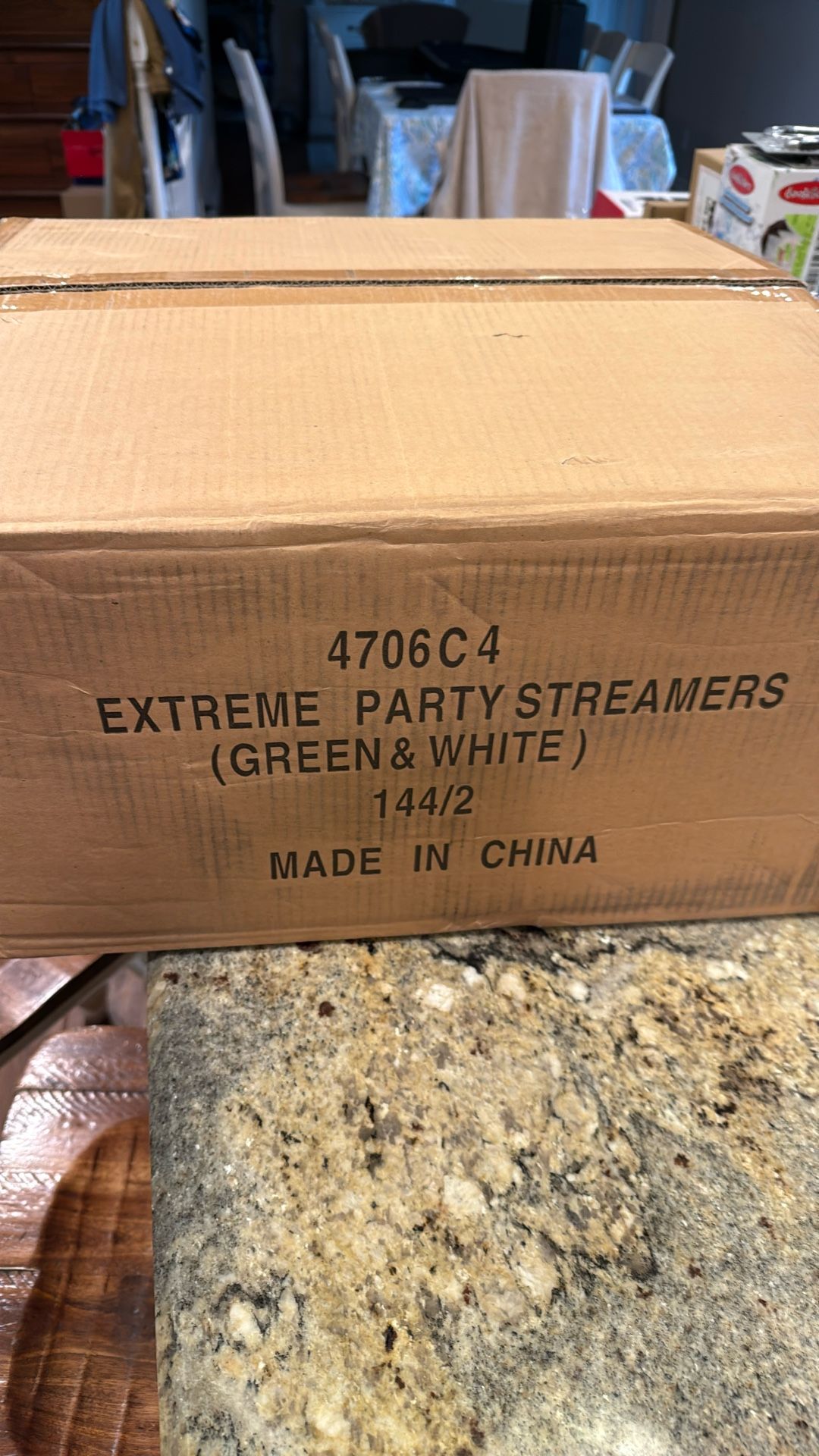286 Extreme Party Streamers, Green And White Color. Great For Parties Or Weddings All Sealed Brand New.