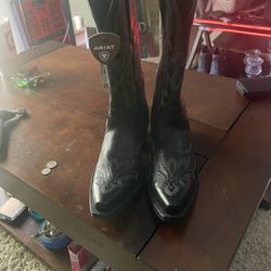 Woman’s Ariat Boots 