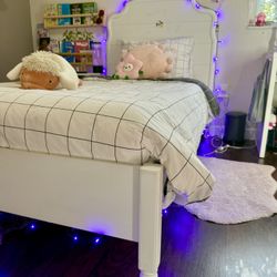 Pottery Barn Kids Twin Bed