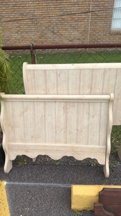 Twin bed frame