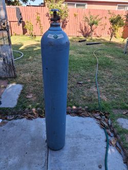 Helium tank for balloons