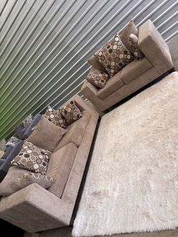 Nice 2pc sofa couch set (DELIVERY AVAILABLE)