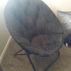Oversized Fur Saucer Chair Perfect Condition Hold 225lbs Total Folds And Locks As Well Asking 40$ Obo Pick Up Or Meet 