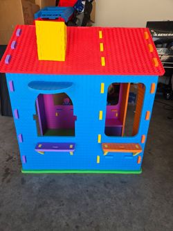 Child's foam playhouse