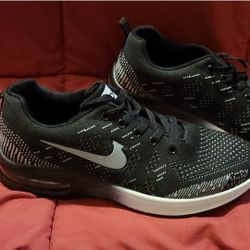 Woman's Sneakers- NEW