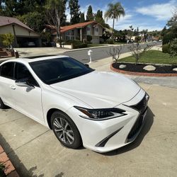 2020 Lexus ES 300h