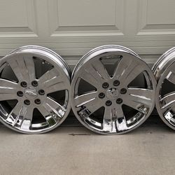 Set of 4 20” chrome Chevy pickup wheels