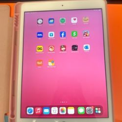 
iPad 7th Generation unlocked, great condition, in the color pink