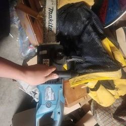 Makita Chainsaw 14"