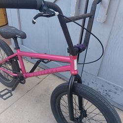 BMX.       ELITE.          20"tires 
