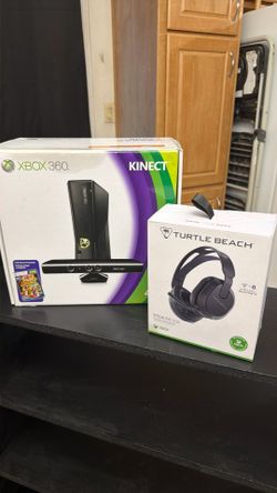 Xbox 360 Slim 4GB Kinect Bundle + Turtle Beach Stealth 500 Wireless Headset