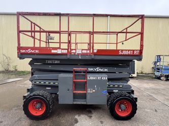 SkyJack Sj8841Rt Scissor Lift 4x4