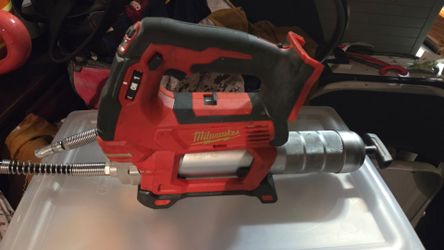 Milwaukee m18 grease gun