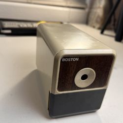 Vintage BOSTON Wood Grain Brown Electric Pencil Sharpener. Model 18 Works Quiet