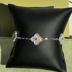 18k white gold Van cleef Alhambra style diamond 5 motifs clover shape stone bracelet