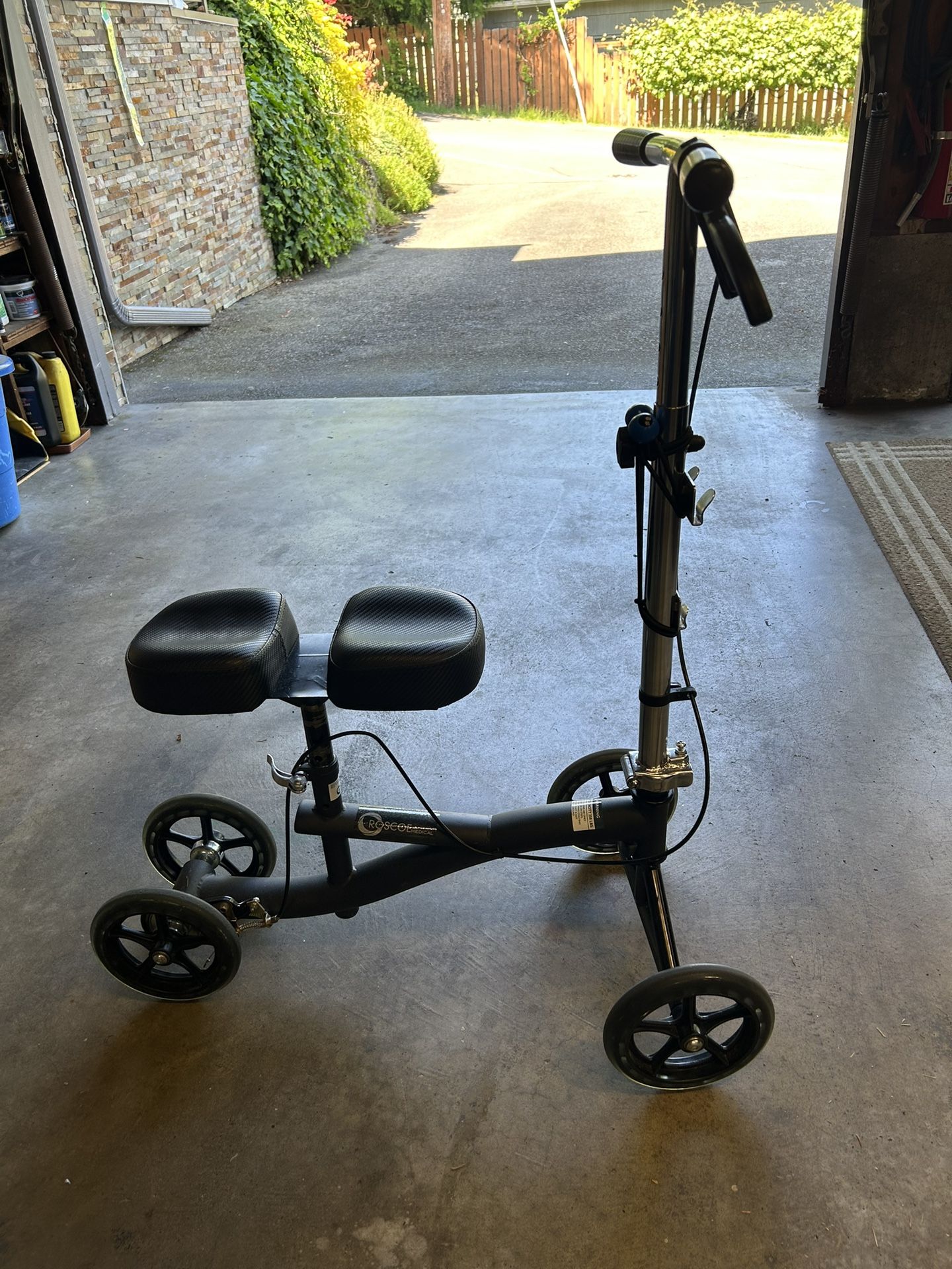 Knee Rober/scooter