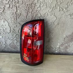 Chevy Colorado Tail Light 2016 2017 2018 2019 2020