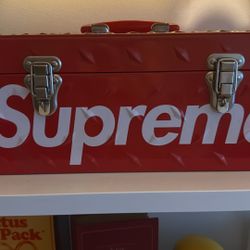 Supreme Box 