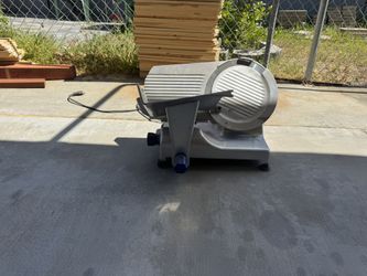 Globe GC512 12" Chefmate Compact Manual Electric Food Slicer - .33 HP